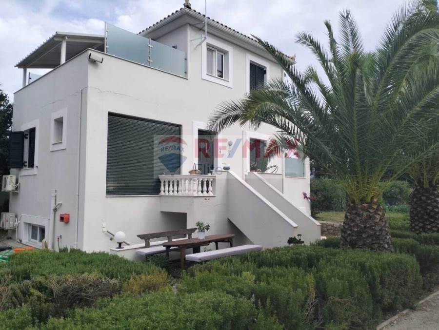 (For Sale) Residential Maisonette || Fokida/Galaxidi - 164 Sq.m, 4 Bedrooms, 430.000€ 